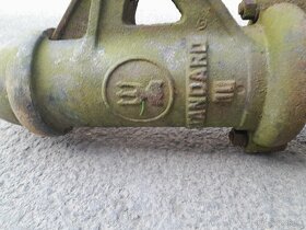 Stará zahradna pumpa - 4