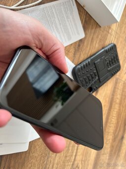iPhone XR 64GB čierny - 4