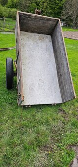 Vyklapatelna vlecka za traktor - 4