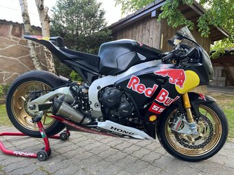 Predám okruhovku 2014 Honda CBR1000RR SP - 4