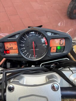 Suzuki gsr 600 - 4