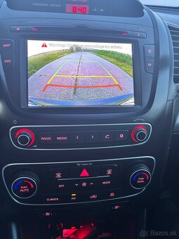 KIA Sorento 2,2 CRDi 4WD Automat 7 miestná. - 4