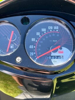 Aprilia SR125 Motard - 4