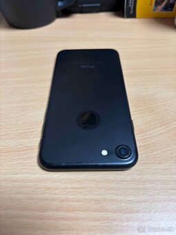 Apple iPhone 7 - 128GB - 84% kapacita batérie - 4