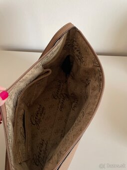 Kabelka Guess bezova - 4