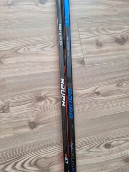 Predám hokejky Bauer Vapor a Nexus pravačky - 4