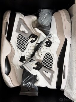 Air Jordan 4 Retro Military Black - 4