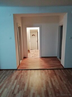 Prenájom 3 izbového RD - 4