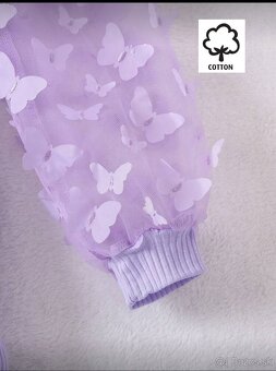 Krásne šaty s rukávmi ozdobenými 3D motýlikmi 10r. - 4