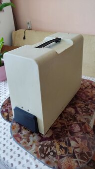 Kufrikovy šijací stroj Singer - 4