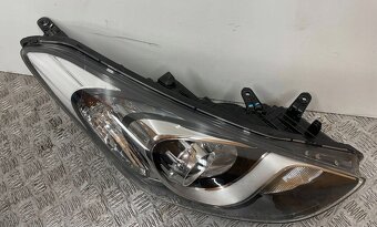Hyundai i30 II 2 2012- pravé predné svetlo - 4
