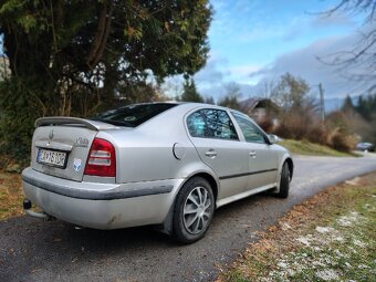 Škoda Octavia 1,6 benzín - 4