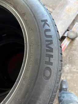 Zimné pneu 235/60R18 viem aj prezuť - 4