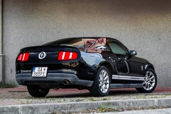 Ford Mustang 4.0L V6 - 4