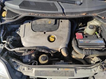 Predám náhradné diely na Renault scenic 1 lift 1,9dci - 4