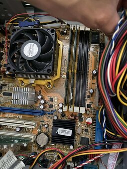 Predám kancelárski pc z win 11 amd 2 jadro 4 gb ram 80 gb hd - 4