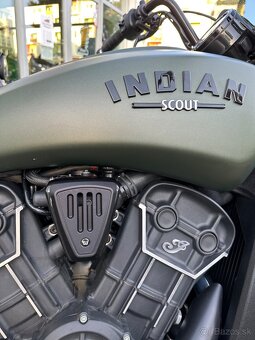 Indian Scout Rouge - cenova bomba - 4