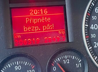 Volkswagen Touran 2.0 TDI, r. 2005, pojazdný + zimné gumy na - 4