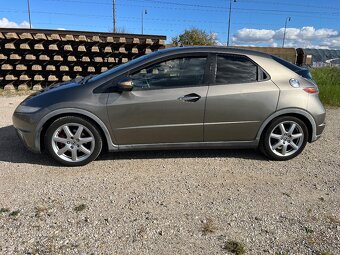 Honda Civic 8g diesel - 4