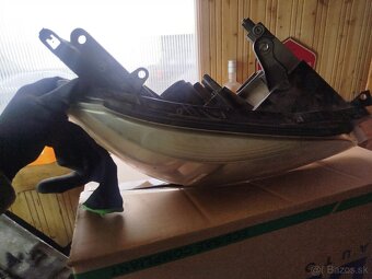 Predám predné svetlá Toyota RAV4 - 4