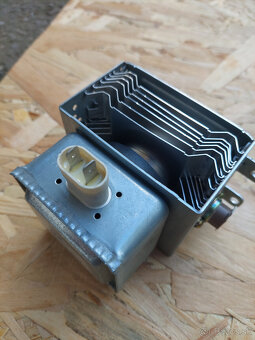 magnetron SMC 2M240E (HS) .5 - 4