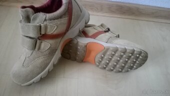 Predám kvalitné detské botasky vel.34 - 4