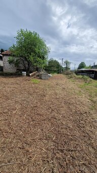 🏡 STAVEBNÝ POZEMOK S DOMOM V OBCI NITRIANSKE RUDNO (3 867 m - 4