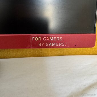 AOC Gaming Monitor - 4