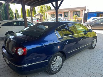 Volkswagen Passat 2.0 TDI Comfortline - 4