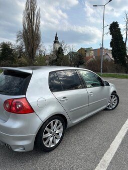 Volkswagen Golf V 2.0 TDI (2004) - 4