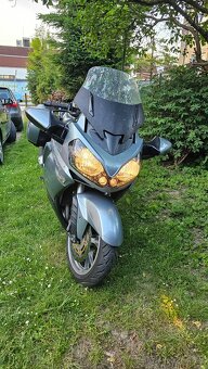 Kawasaki GTR 1400 - 4