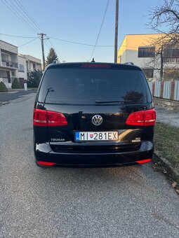 Volkswagen Touran 1.6 TDI Comfortline - 4