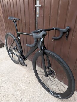 Canyon Ultimate CF SLX 9 Di2 - 4
