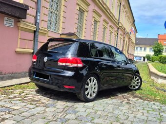VOLKSWAGEN GOLF 6 1.4 MPI 59KW 16V M5 ČIERNA - 4