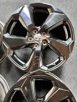 5x114,3 R18 Originál ALU Toyota RAV4 5.Gen.- černé - senzor - 4