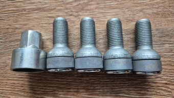 Bezpečnostné skrutky McGard 28018SL na disky Škoda, VW, Audi - 4