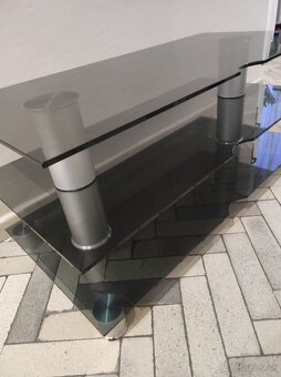 Stolík pod televízor - 4