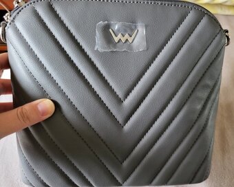 Crossbody kabelka na zips LUTTE- VUCH - 4
