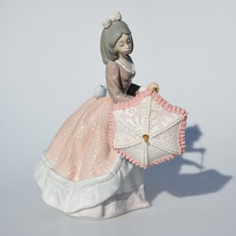 LLadró Zberateľská porcelánová soška - Dievčina so slnečníko - 4