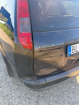 Ford Focus 1.4 - 4