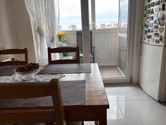 Na predaj 3- izbový byt s balkónom na ul. P. Blahu v N.Z. - 4
