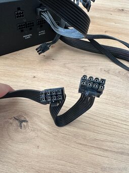 Corsair CS650M / 650W 80-Plus Gold - 30€ - 4