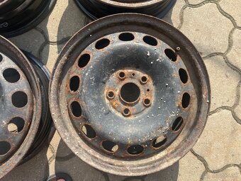Predám plechové disky 5x112 R16 original VW Golf 7 Octavia 3 - 4
