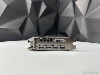 Asus ROG STRIX-GTX1070-O8G-GAMING - 4