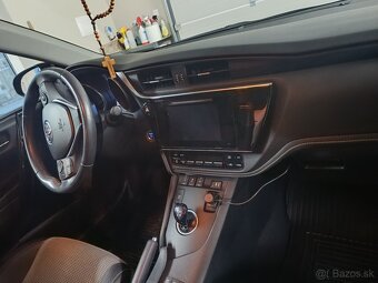 Toyota Auris - 4