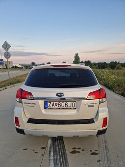 Subaru Outback - 4