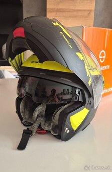 Prilba na motorku Schuberth C4 PRO, veľkosť L - 4