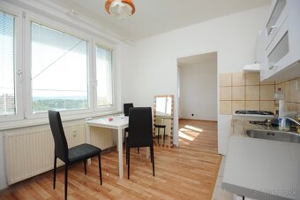 Slnečný 2 izbový byt s murovaným jadrom na predaj - 4
