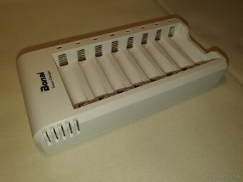 USB NABÍJAČKA Ni-MH AKUMULÁTOROV TYPU AAA / AA - 4