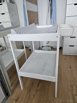 Prebaľovací pult - 4